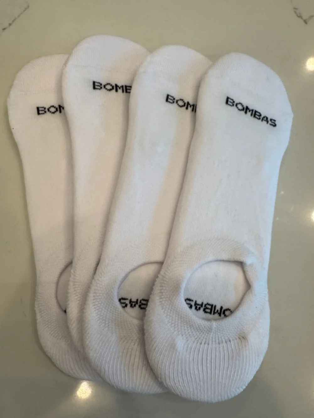 Bombas NWT 8 pair Color: White Midweight No Show socks Size:Large